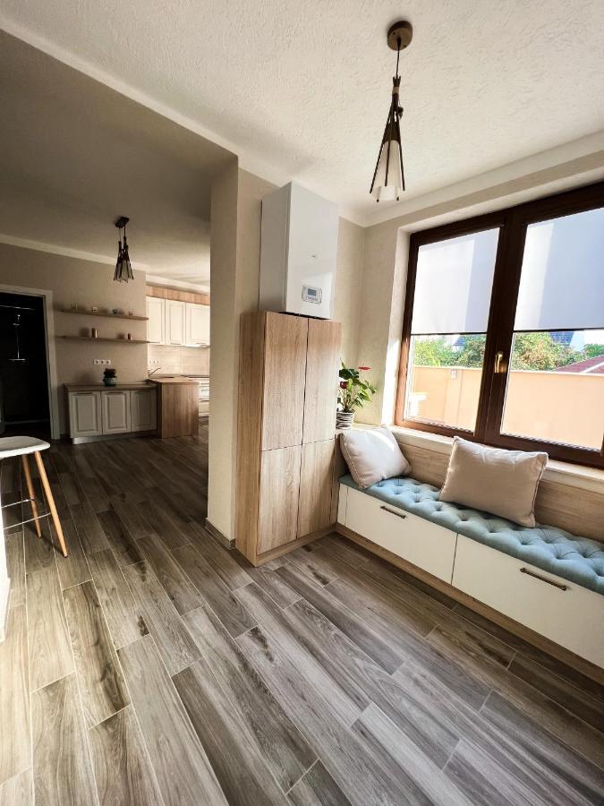 Central House Villa Oradea Exterior foto