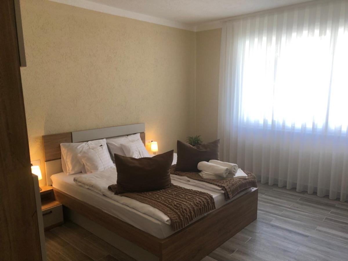 Central House Villa Oradea Exterior foto