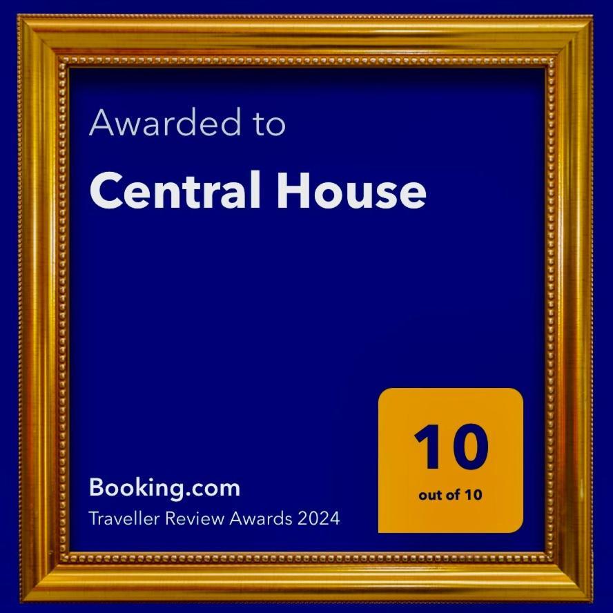 Central House Villa Oradea Exterior foto